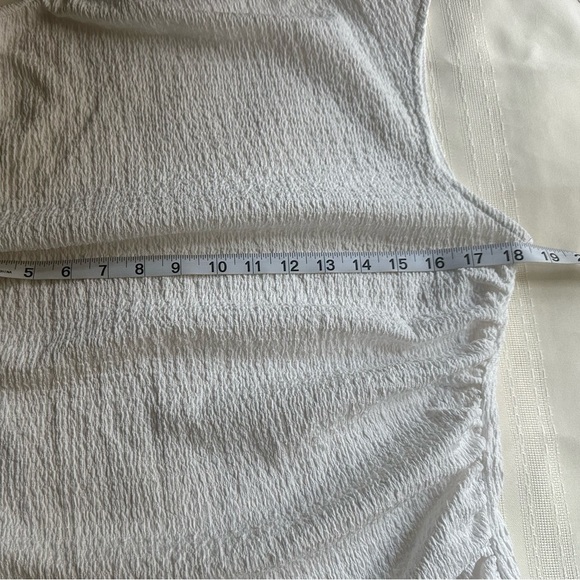 Calvin Klein White Textured Sleeveless Blouse - Picture 7 of 9